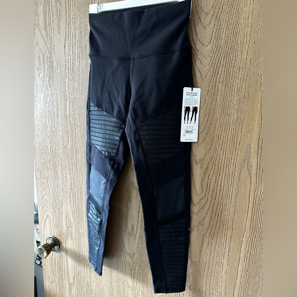 Alo Yoga Moto high waisted 7/8 leggings